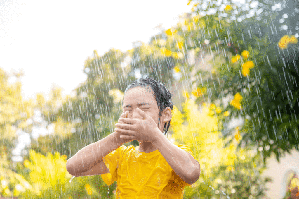 Homeopathic remedies for monsoon allergies are a better option, though. These drugs don't just get rid of allergy symptoms; they treat the reason behind the symptoms as well.